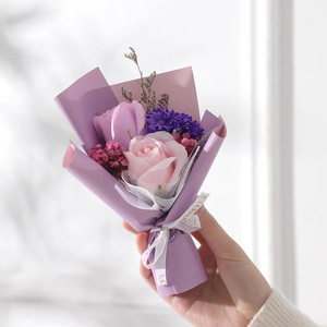 S452 Bouquet Regalo Fatto a Mano <span class=keywords><strong>con</strong></span> Fiori di Sapone e Fiori Secchi, Decorazione <span class=keywords><strong>con</strong></span> <span class=keywords><strong>Rose</strong></span> Essiccate - Product Image 5