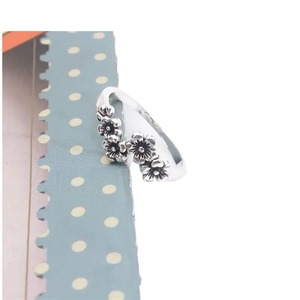 Anillo Plateado con Flor Q523, Anillo de Moda para Mujer, Estilo Lindo, Joyería de Regalo - Product Image 5
