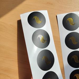 Autocollants en papier synthétique haute performance avec adhésif fiable pour une application fluide, l'étiquetage et les projets d'emballage créatifs - Product Image 5