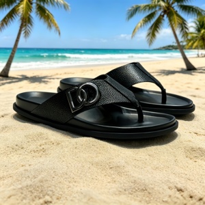New Designer Luxury Slides Casual Outdoor Sandals men and women Flip-Flops Flat Sandals fashion Non-Slip Beach slippers - Product Image 1