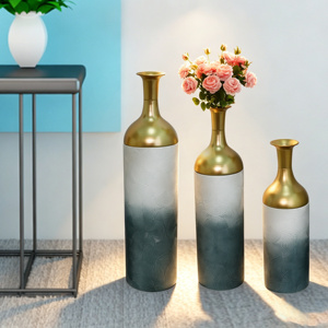 Ensemble de 3 vases décoratifs en métal, motif feuille d'or, vases sur pied, gris antique, blanc, vases hauts pour la décoration du salon, de l'entrée - Product Image 5