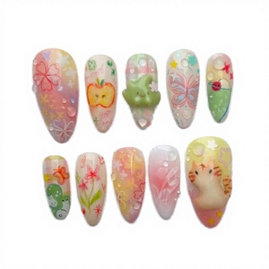 30 faux ongles verts à presser, forme amande moyenne, avec perles 3D, fleurs et papillons dorés, design printemps-été, en acrylique pour femmes - Product Image 4