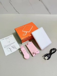 Luz LED de Clip VL-60 al por Mayor, Portátil, Recargable, 3 Colores, de Bolsillo, para Maquillaje, Transmisiones en Vivo y Cámaras de Video - Product Image 4