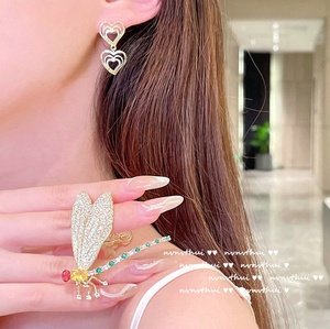 Broche de Libélula Cameron con Relieve en Oro de 18K, Broche de Cristal con Incrustaciones de Gemas, Joyería de Cobre para Bodas, Fiestas y Regalos - Product Image 4