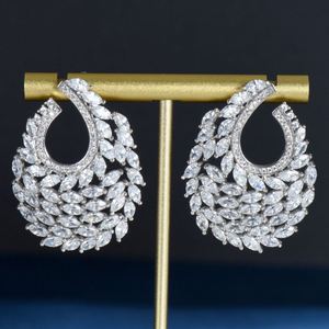 HIBRIDE Original gota de agua Zirconia cúbica nueva flor grandes pendientes de tuerca para mujeres regalos de boda nupciales envío de la gota - Product Image 1