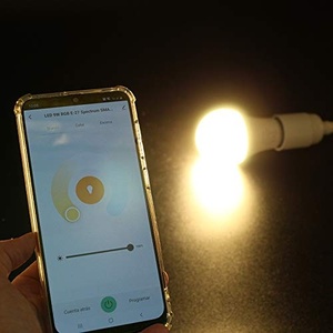 Lmpara E27 LED 9W SMART RGB สามารถปรับได้เหมาะสำหรับพารา ambientacin Y Control de iluminacin inteligente - Product Image 1