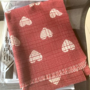 Écharpe en fausse fourrure de cachemire double face à motif cœur, nouvelle collection hiver 2026, vente en gros, personnalisation prise en charge - Product Image 5