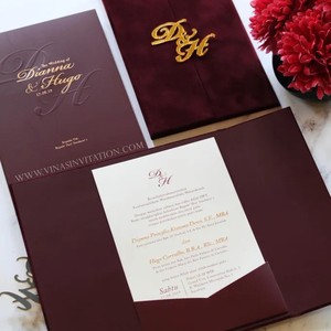 Wholesale Customize Luxury Unique Party Business Greeting Birthday Invitation Card Wedding Clear Acrylic Wedding Sign