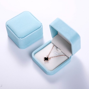 Ready to Ship Multicolor High End Velvet Pendant <b>Box</b> Packaging Wholesale Velvet Necklace <b>Box</b> Simple square Shape 7x7x4cm - Product Image 4