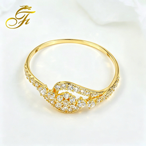 Bague Fleur en Or Véritable 18 carats Personnalisable avec Zircon et <span class=keywords><strong>Diamant</strong></span>, Bague Trèfle Pavée de Diamants Au750, Bijoux Fins pour Anniversaire et Mariage - Product Image 1
