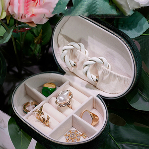 กล่องใส่เครื่องประดับขายส่ง กล่องแหวนพร้อมโลโก้สั่งทำ กล่องเก็บสร้อยคอ กล่องของขวัญเครื่องประดับกำมะหยี่ กล่องใส่เครื่องประดับหนังสำหรับเดินทาง - Product Image 5