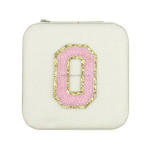 Vente en gros <span class=keywords><strong>26</strong></span> lettres de l'alphabet patchs en chenille patchs de broderie de lettres personnalisés pour sac et chapeaux - Product Image 2