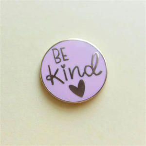 도매 예쁘고 사랑스러운 맞춤형 로고 금속 배지 커스텀 라펠 핀 하드 에나멜 핀 장식용 - Product Image 4