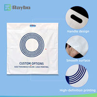Sacs en plastique RAYBO pour l'emballage de vêtements et de t-shirts, avec poignée et logo personnalisé, vente en gros