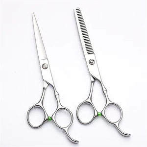 กรรไกรตัดผม Wf ขนาด 62 มม. กรรไกรซอยผมสแตนเลสสำหรับคนถนัดขวา อุปกรณ์ร้านเสริมสวย - Product Image 3