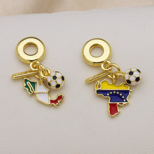 Colgante Deportivo HD514 con Mapa de Italia y Venezuela, Temática de Fútbol Mundial, Chapado en Oro y Esmaltado, para Pulseras DIY - Product Image 3