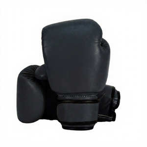 Gants de boxe personnalisables en cuir de vachette légers de 8 oz avec poignées et sangle de poignet réglable pour une protection complète des doigts - Product Image 4