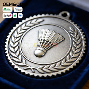 <span class=keywords><strong>Raquette</strong></span> de badminton personnalisée et volant de badminton avec bordure étoilée en relief, médaille finition argentée avec ruban - Product Image 3