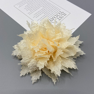 Fleur de camélia en tissu faite à la main, accessoires de bijoux DIY, décorations de mariage, prix de gros d'usine - Product Image 1