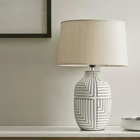Lampe de table décorative en céramique de style campagnard américain vintage avec abat-jour en tissu pour salon et chambre d'hôtel