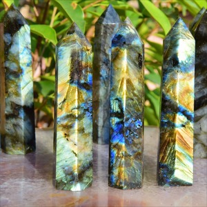 หินลาบราดอไรต์ทรงหอคอยธรรมชาติสวยงาม ขายส่ง คริสตัลขัดเงาสำหรับตกแต่งบ้าน วันวาเลนไทน์ และวันหยุด และงานประดิษฐ์เครื่องประดับ - Product Image 5