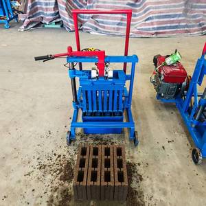 Machine mobile de fabrication de blocs QT2-45, machine de fabrication de blocs creux en cendres, machine de fabrication de blocs de béton <span class=keywords><strong>Hourdis</strong></span> - Product Image 6