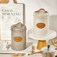 Pâtisserie cuite au four boîte en fer blanc scellée plastique pour animaux de compagnie croustillant boeuf caramel neige croustillant cacao fruits roulé biscuit chocolat variété pour animaux de compagnie