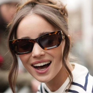 Lunettes de soleil œil de chat à monture intégrale UV400 style Y2K pour femme – Protection solaire et déclaration de mode - Product Image 4