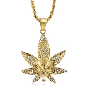Collier unisexe en acier inoxydable plaqué or avec pendentif feuille d'érable, serti pavé, style hip-hop, pour soirée et mode - Product Image 1