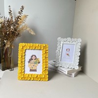 Double-Layer Daisy Resin Photo Frame Yellow & White 3D Relief Embossed DesignTabletop Display for Home Decor
