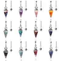 Pendentif Couronne en Cristal Naturel et Résine, Gemme d'Argent Antique, Pendule de Divination avec Chaîne Métallique Courte pour Sortilèges et Divination