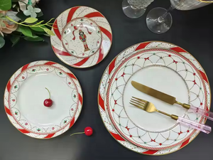 Juego de Platos de Porcelana con Logotipo de Corona Navideña, Vajilla de Porcelana para Eventos, Catering y Alquiler - Product Image 4