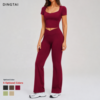 Ensemble de yoga effet seconde peau pour femme, haut à manches courtes et leggings évasés, 2 pièces, rembourré, anti-humidité, coupe ajustée, pour la course, la gym et le fitness