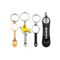 Yüksek kalite özel Desgin Logo emaye kazınmış kaşık Pin Charms kolye anahtarlık anahtarlık Metal özel Mini kaşık Keycha