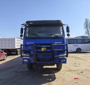 Camion résistant de HOWO se spécialisant dans des camions à benne basculante pour le transport de mine de terrassement de pierre de sable de sol de minerai - Product Image 4