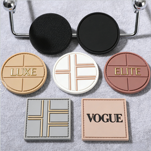 衣類装飾衣料品アクセサリー多様なカスタマイズマウンテンカスタム3Dロゴエンボス加工PVCカスタムパッチ（衣類用） - Product Image 1