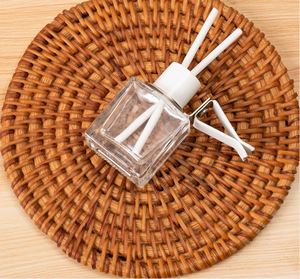 Rỗng trắng 8ml 10ml thủy tinh xe làm mát không khí chai nước hoa hương thơm xe khuếch tán chai với Vent clip và sậy khuếch tán thanh - Product Image 5