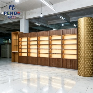 Vitrina de Joyería de Pared de Madera Personalizada de Lujo con Acabado Pulido Resistente y Estantes Etagere para Exhibición en Tiendas de Joyería - Product Image 3