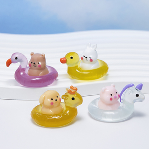 Venta al por mayor: Nuevo set de regalo de bolsas sorpresa <span class=keywords><strong>con</strong></span> animales de resina que brillan en la oscuridad, temática de vacaciones de verano, estilo Coastalcore, coleccionables creativos para <span class=keywords><strong>piscina</strong></span>. - Product Image 4