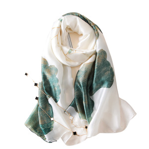 Fabrication de foulards fournisseur prune fleur imprimé foulards en <span class=keywords><strong>soie</strong></span> motif ethnique femmes longue écharpe en <span class=keywords><strong>soie</strong></span> - Product Image 4