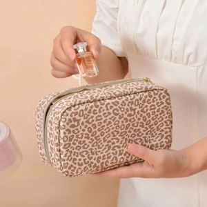 Sac de maquillage portable en cuir PU pour voyage, sac de toilette imperméable, grande capacité, sac de rangement pour cosmétiques - Product Image 3