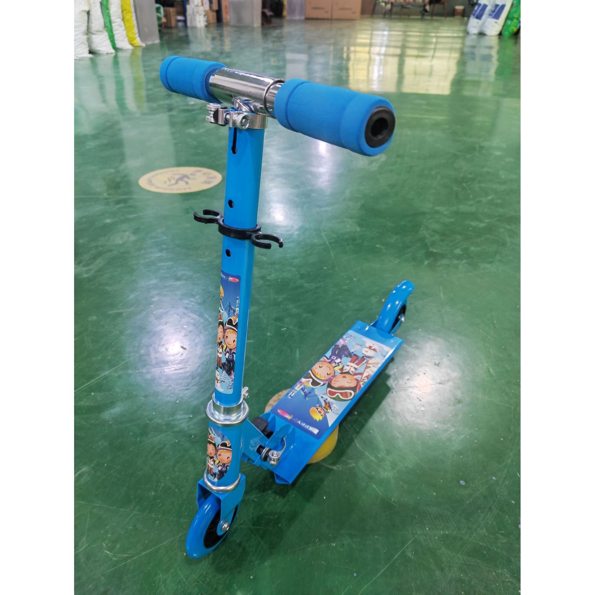 PVC azul, sin luz, sin caja de color.