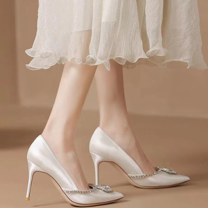 Escarpins en satin à bout pointu, talons aiguilles, chaussures de mariée, de soirée, de cérémonie, de luxe, ornées de cristaux et de strass, talons hauts pour femmes - Product Image 5