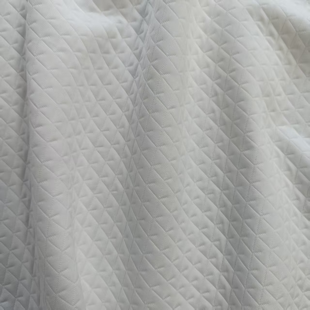 High density 24 gauge Polyester Soft Comfortable Knitted Jacquard Mattress Fabric 330gsm