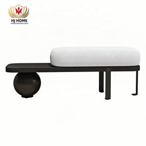 HJ HOME <span class=keywords><strong>Banc</strong></span> d'entrée en <span class=keywords><strong>bois</strong></span> blanc et <span class=keywords><strong>noir</strong></span> Boucle tapissé avec pieds en métal abstrait - Product Image 1