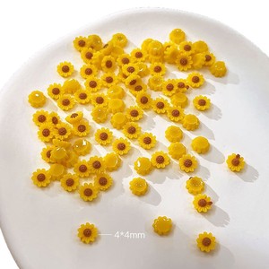 50 Piezas <span class=keywords><strong>de</strong></span> Adornos <span class=keywords><strong>de</strong></span> Resina con Forma <span class=keywords><strong>de</strong></span> <span class=keywords><strong>Girasol</strong></span>, Decoraciones <span class=keywords><strong>3D</strong></span> Realistas <span class=keywords><strong>de</strong></span> Margaritas para <span class=keywords><strong>Uñas</strong></span> y Fundas <span class=keywords><strong>de</strong></span> Teléfono, Accesorios para Manualidades - Product Image 5