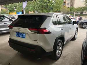 Toyota <span class=keywords><strong>RAV4</strong></span> <span class=keywords><strong>2</strong></span>.0 CVT 2023, édition urbaine à deux <span class=keywords><strong>roues</strong></span> <span class=keywords><strong>motrices</strong></span> - Product Image 4