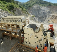 Alimentateur à moteur électrique pour l'alimentation en vrac de grandes masses de minerai vers un concasseur à mâchoires