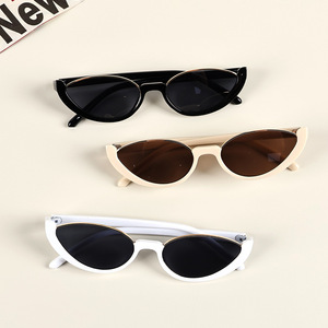 Gafas de sol tipo ojo de gato con media montura UV400 retro para mujer, protección solar, moda para adultos - Product Image 3