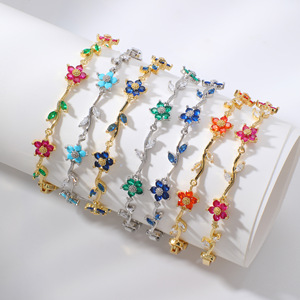 สร้อยข้อมือรูปใบไม้ประดับดอกไม้เพทาย 28 สี เทรนด์ปี 2026 เครื่องประดับผู้หญิงแบบเรียบหรู ประดับด้วยหินเซอร์โคเนีย ชุบทอง สร้อยข้อมือรูปดอกไม้ - Product Image 1